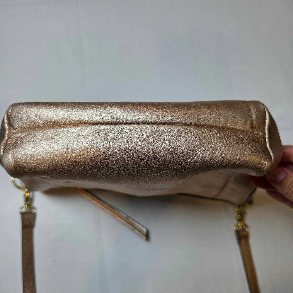 Fossil Sydney Rose Gold Metallic Leather Crossbody Bag Gold Hardware - Picture 5 of 6